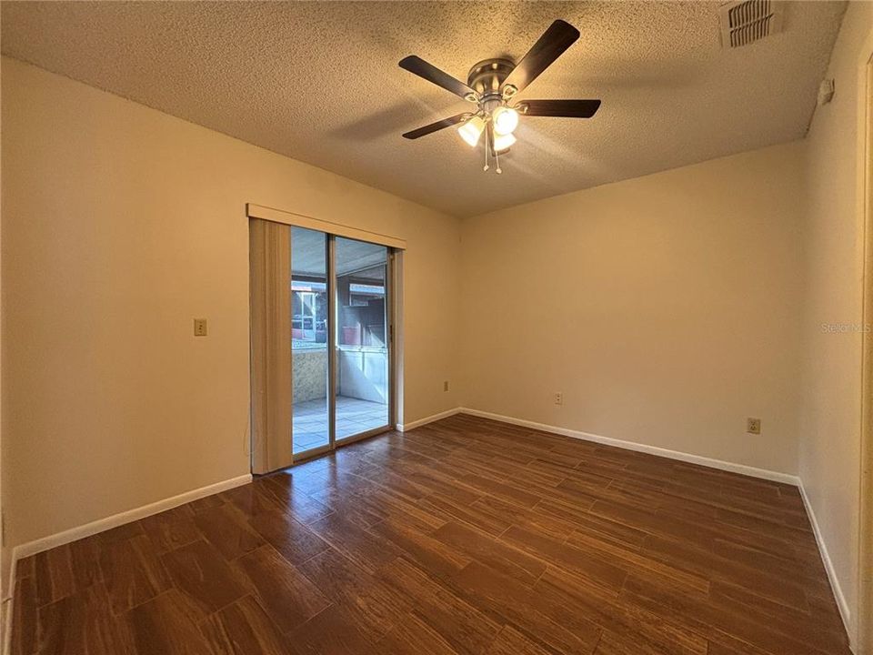 En Venta: $185,000 (2 camas, 2 baños, 875 Pies cuadrados)