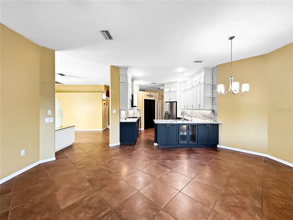 For Sale: $649,000 (3 beds, 2 baths, 1939 Square Feet)