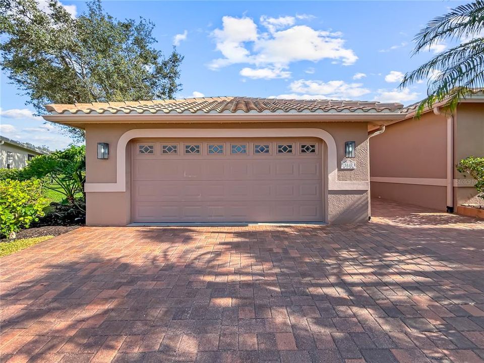 For Sale: $649,000 (3 beds, 2 baths, 1939 Square Feet)