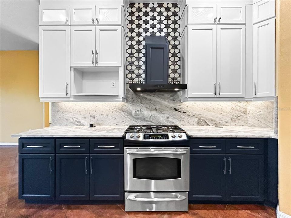 For Sale: $649,000 (3 beds, 2 baths, 1939 Square Feet)