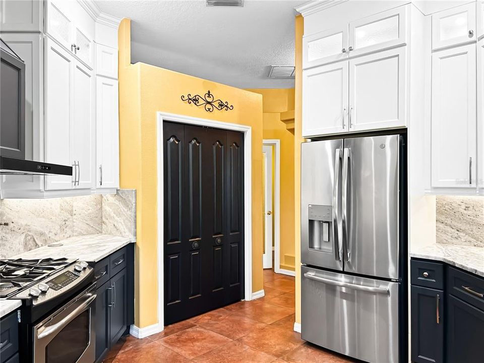 For Sale: $649,000 (3 beds, 2 baths, 1939 Square Feet)