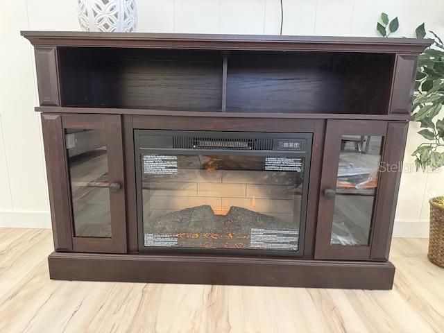 待售: $218,800 (2 贝兹, 2 浴室, 1242 平方英尺)