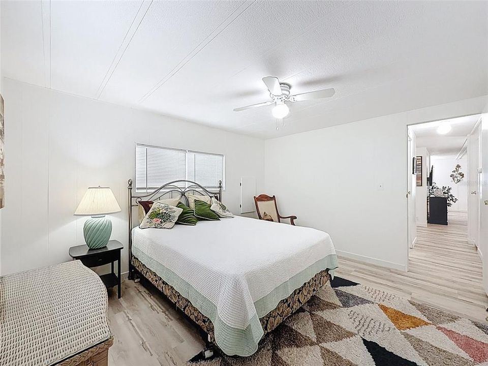 待售: $218,800 (2 贝兹, 2 浴室, 1242 平方英尺)