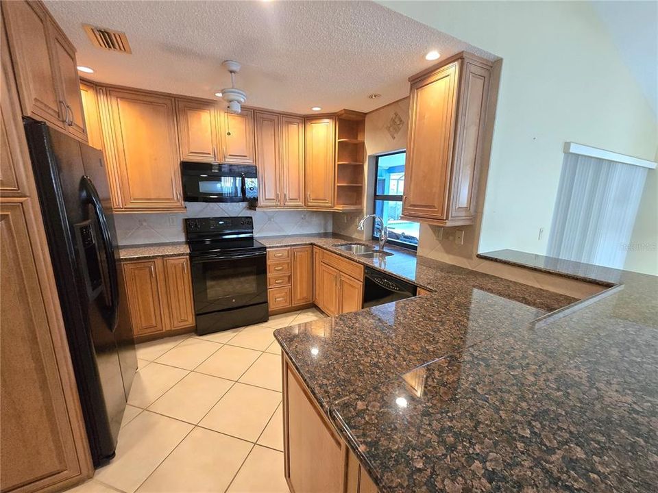 На продажу: $475,000 (3 спален, 2 ванн, 2246 Квадратных фут)