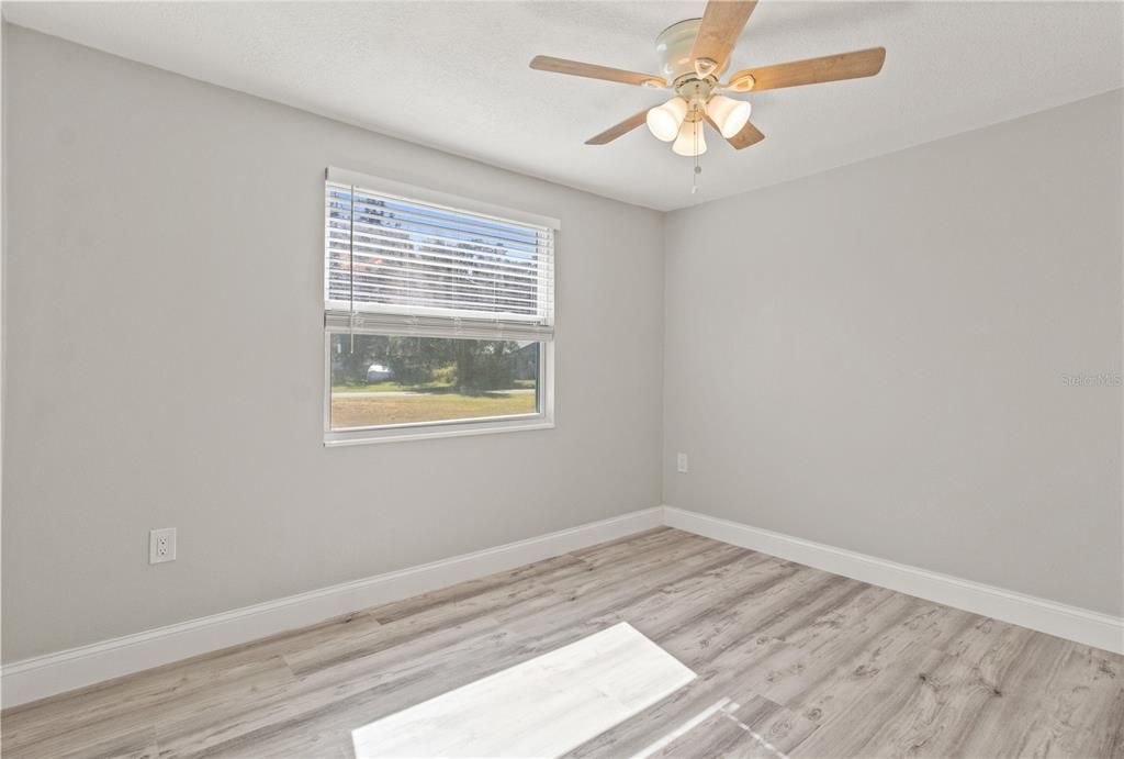 En Venta: $274,900 (4 camas, 2 baños, 1280 Pies cuadrados)