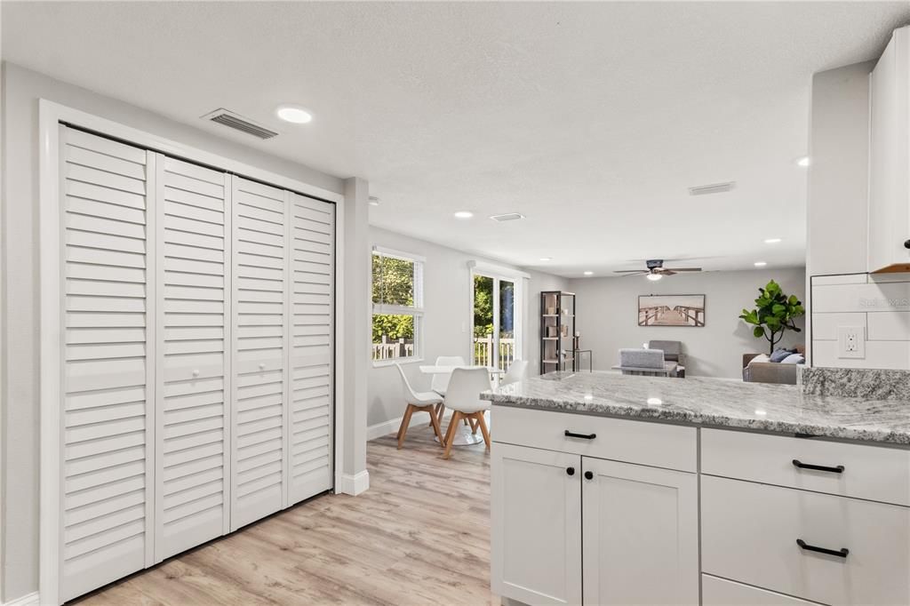 En Venta: $274,900 (4 camas, 2 baños, 1280 Pies cuadrados)