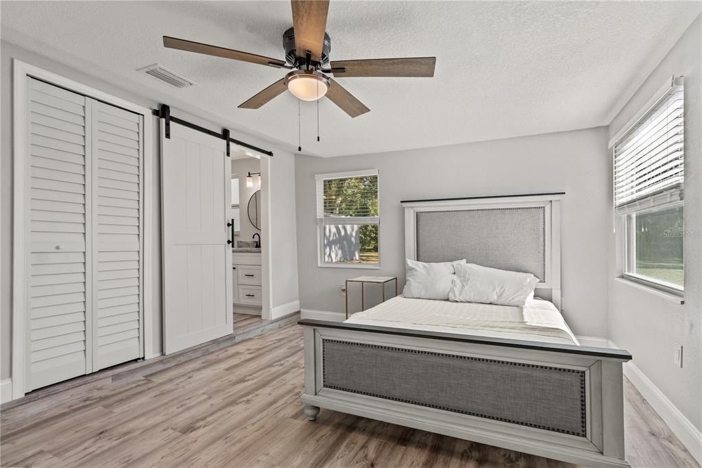 En Venta: $274,900 (4 camas, 2 baños, 1280 Pies cuadrados)