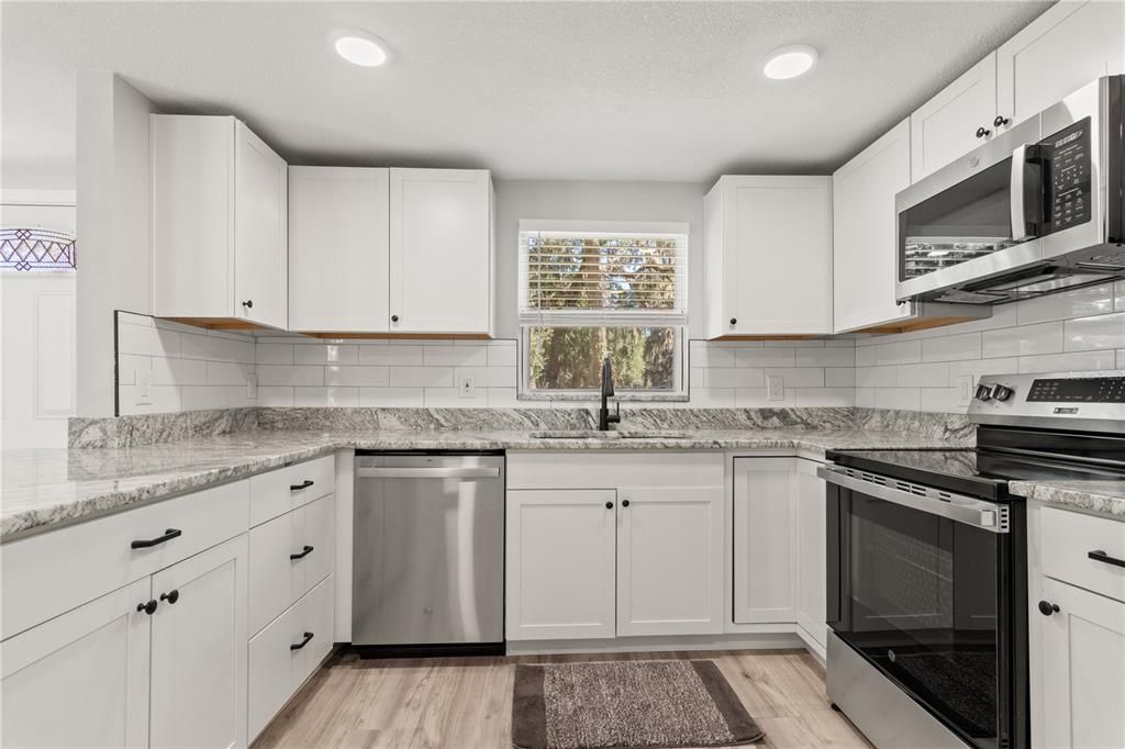 En Venta: $274,900 (4 camas, 2 baños, 1280 Pies cuadrados)