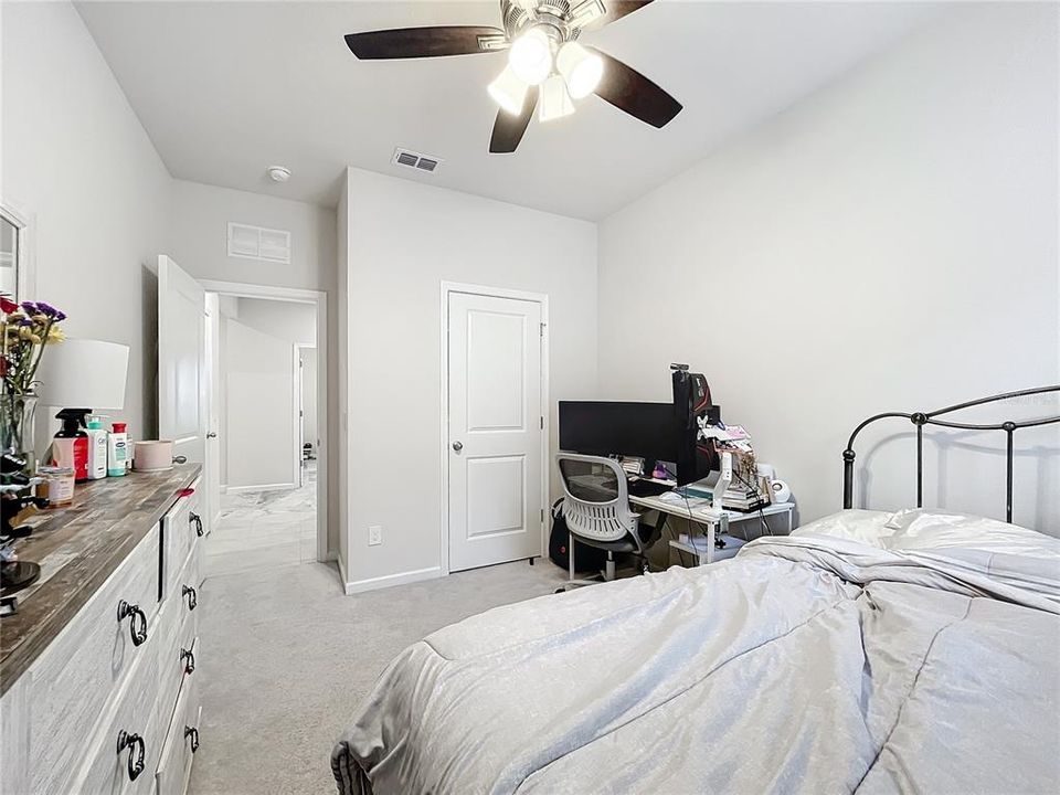 待售: $390,000 (3 贝兹, 2 浴室, 2016 平方英尺)