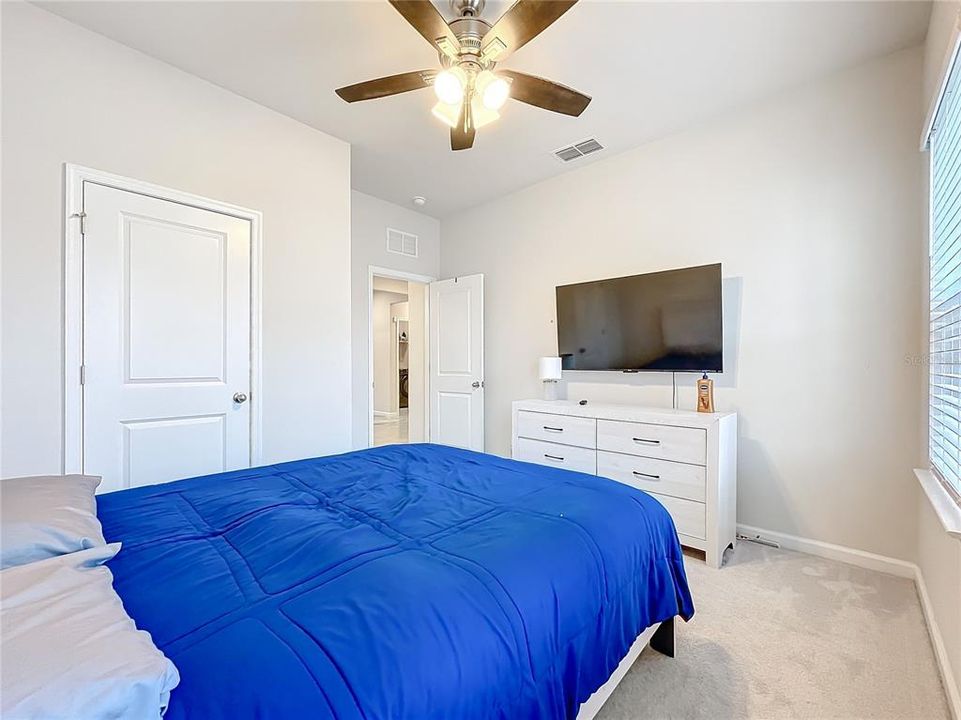 待售: $390,000 (3 贝兹, 2 浴室, 2016 平方英尺)