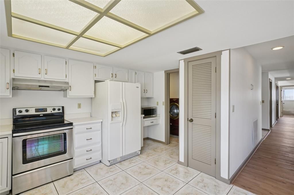 For Sale: $489,900 (3 beds, 2 baths, 1652 Square Feet)