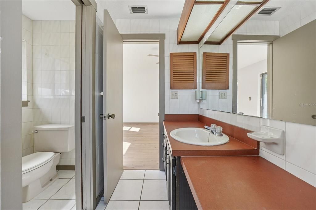 For Sale: $489,900 (3 beds, 2 baths, 1652 Square Feet)