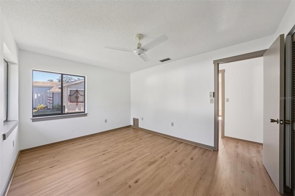 For Sale: $489,900 (3 beds, 2 baths, 1652 Square Feet)