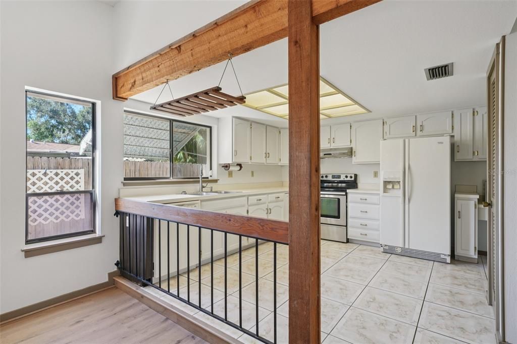 For Sale: $489,900 (3 beds, 2 baths, 1652 Square Feet)