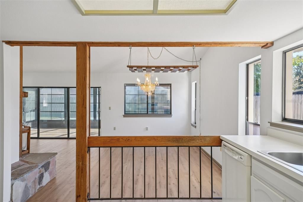 For Sale: $489,900 (3 beds, 2 baths, 1652 Square Feet)