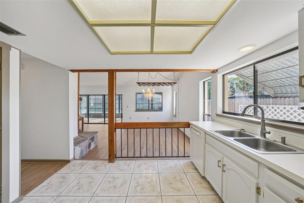 For Sale: $489,900 (3 beds, 2 baths, 1652 Square Feet)