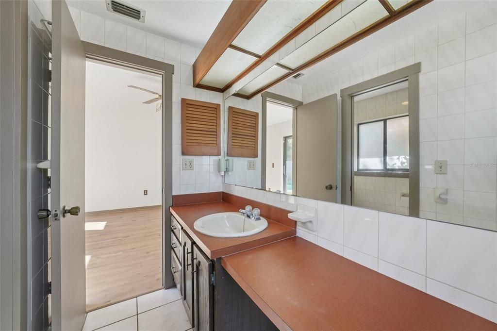 For Sale: $489,900 (3 beds, 2 baths, 1652 Square Feet)