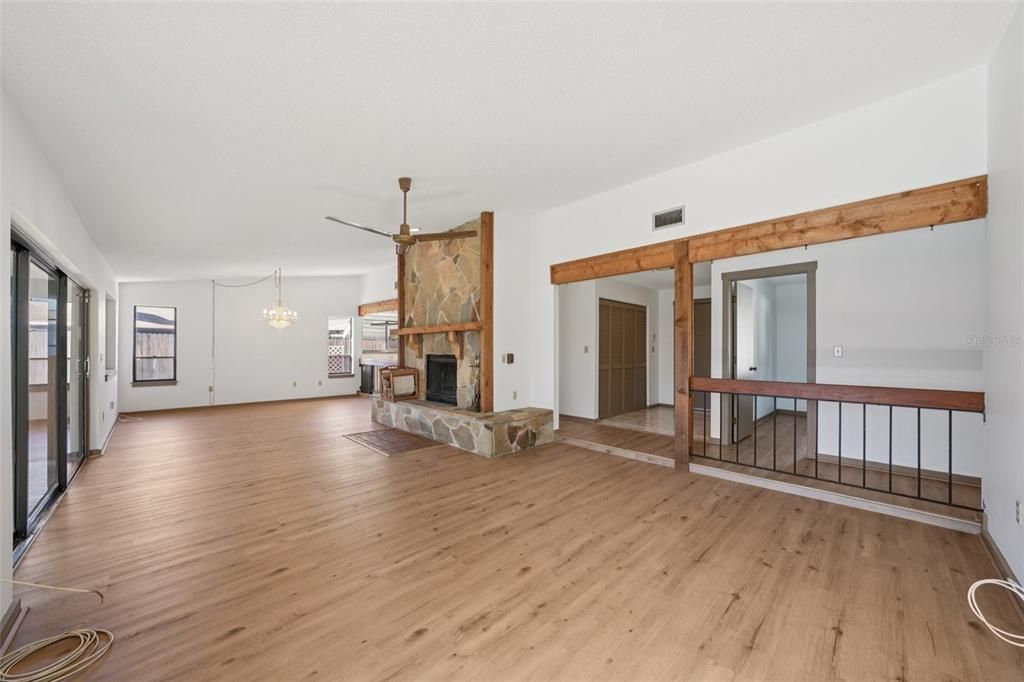 For Sale: $489,900 (3 beds, 2 baths, 1652 Square Feet)