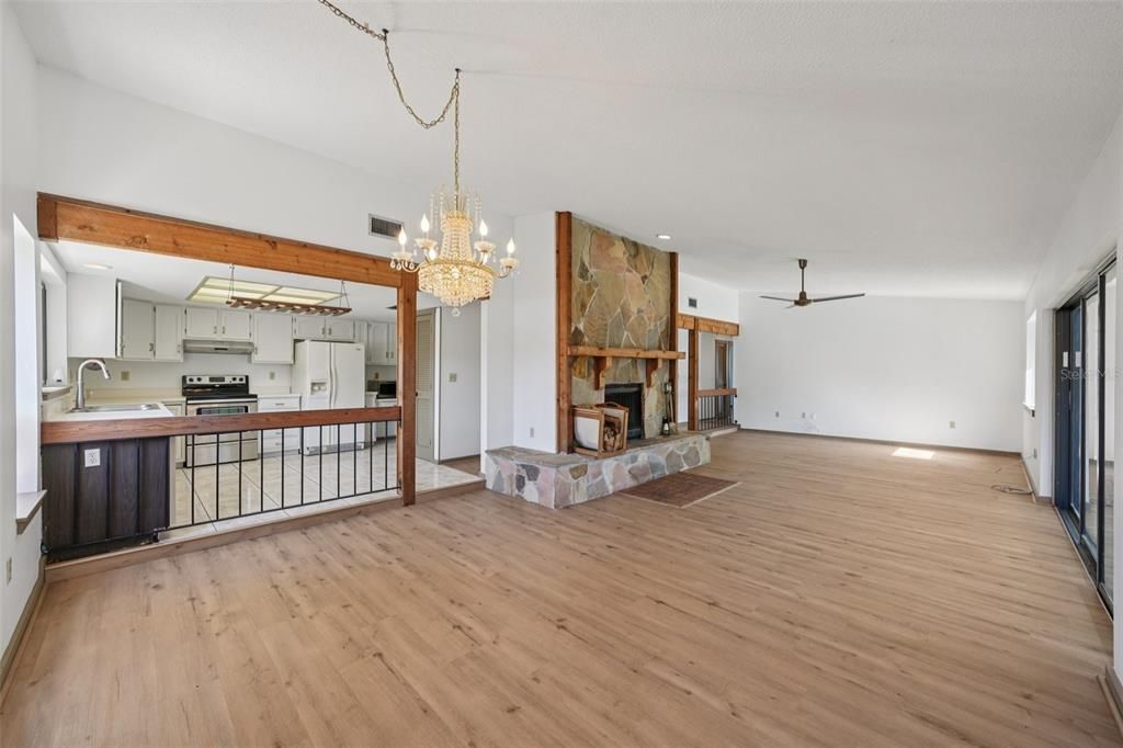 For Sale: $489,900 (3 beds, 2 baths, 1652 Square Feet)