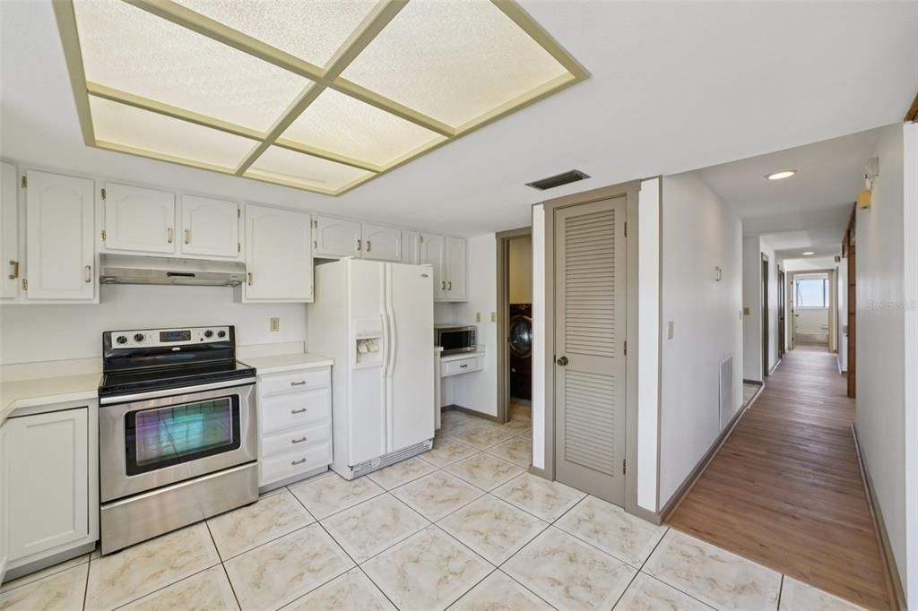 For Sale: $489,900 (3 beds, 2 baths, 1652 Square Feet)