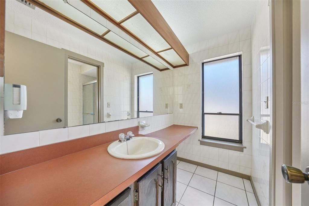 For Sale: $489,900 (3 beds, 2 baths, 1652 Square Feet)