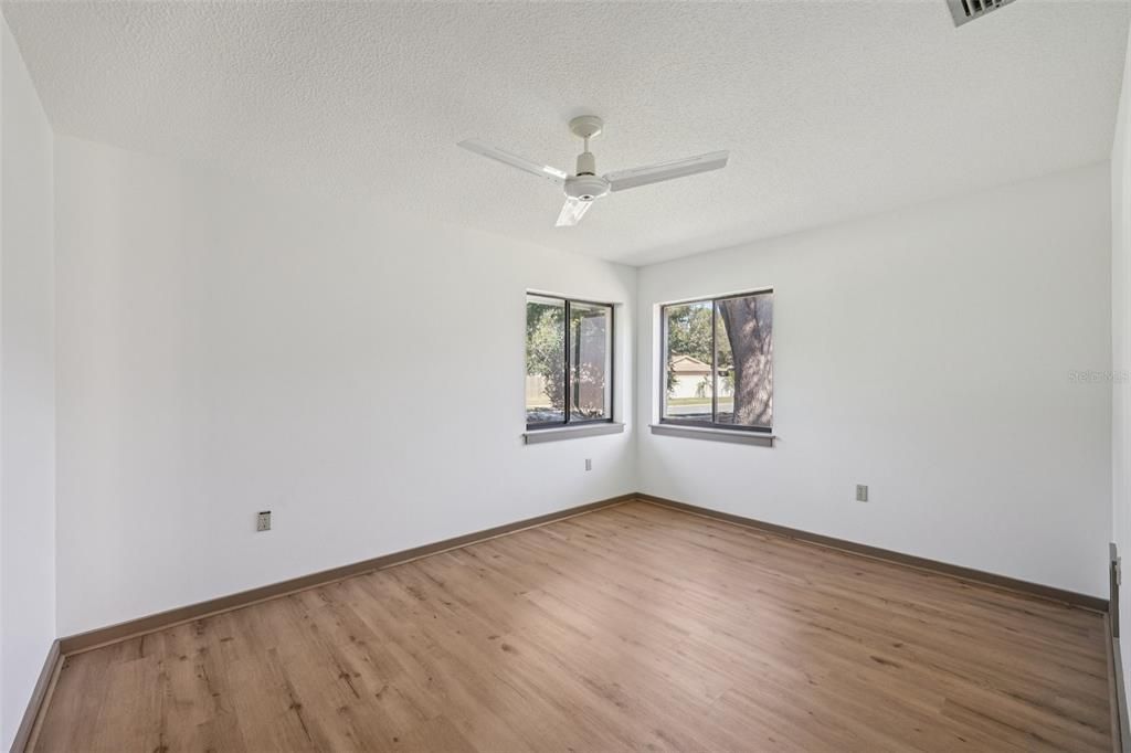 For Sale: $489,900 (3 beds, 2 baths, 1652 Square Feet)