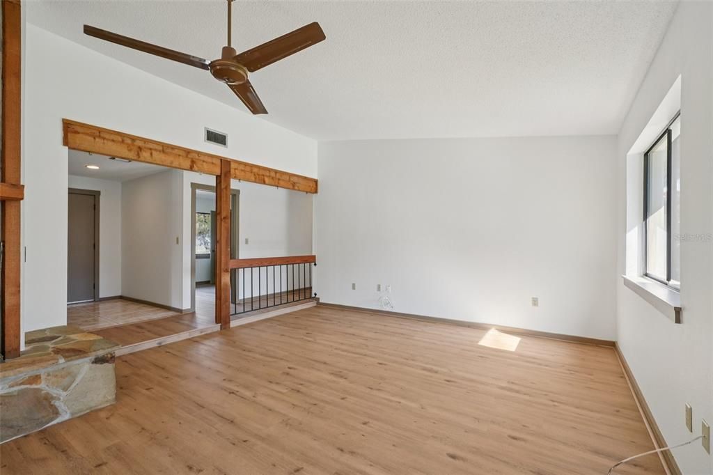 For Sale: $489,900 (3 beds, 2 baths, 1652 Square Feet)