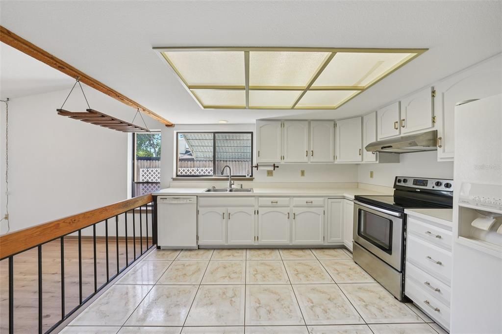 For Sale: $489,900 (3 beds, 2 baths, 1652 Square Feet)