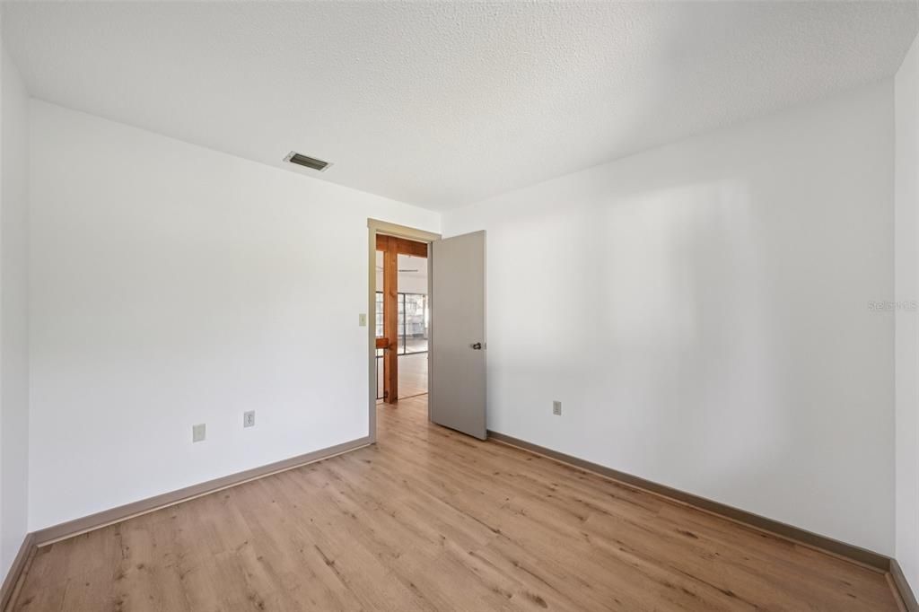 For Sale: $489,900 (3 beds, 2 baths, 1652 Square Feet)