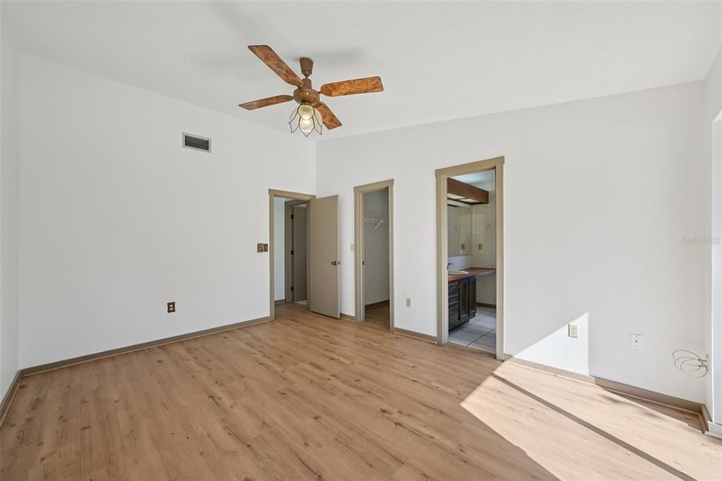 For Sale: $489,900 (3 beds, 2 baths, 1652 Square Feet)