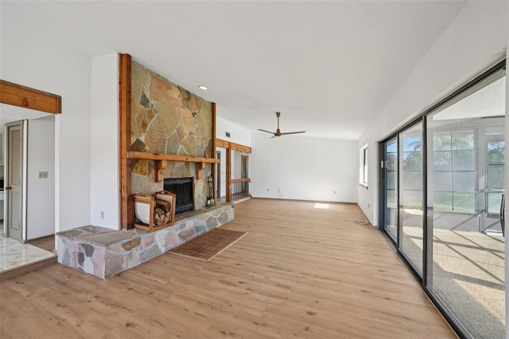 For Sale: $489,900 (3 beds, 2 baths, 1652 Square Feet)