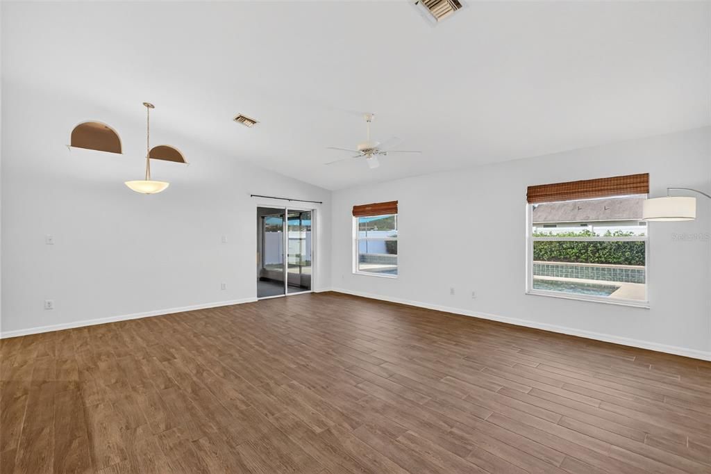 For Sale: $525,000 (4 beds, 3 baths, 2245 Square Feet)