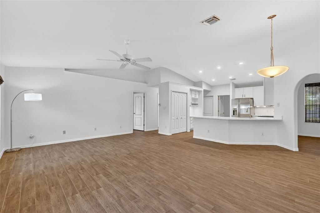 For Sale: $525,000 (4 beds, 3 baths, 2245 Square Feet)