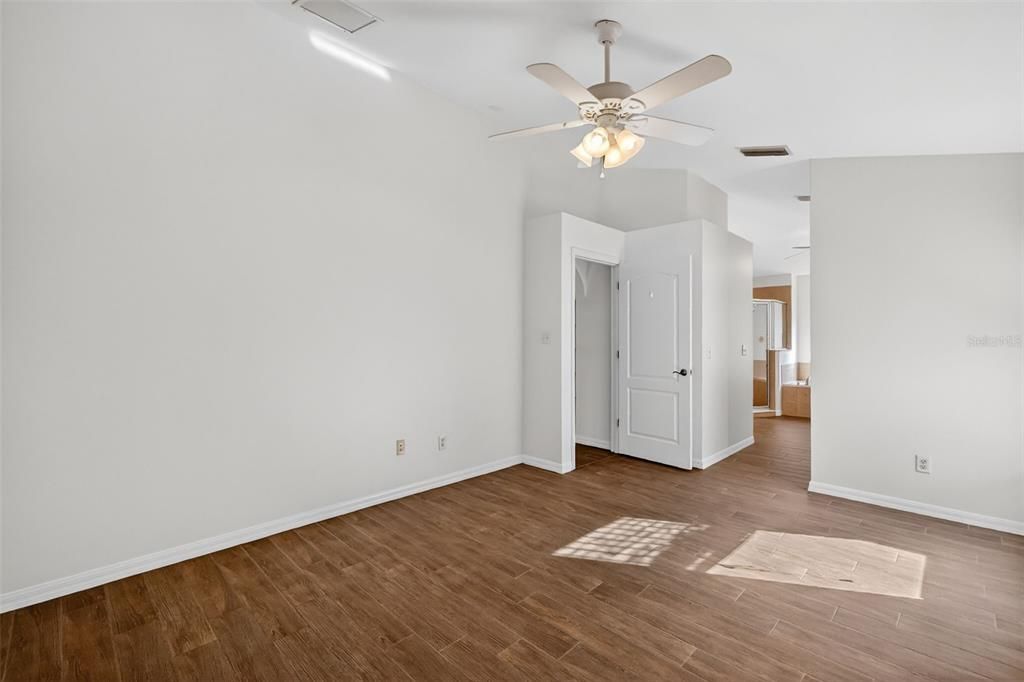 For Sale: $525,000 (4 beds, 3 baths, 2245 Square Feet)