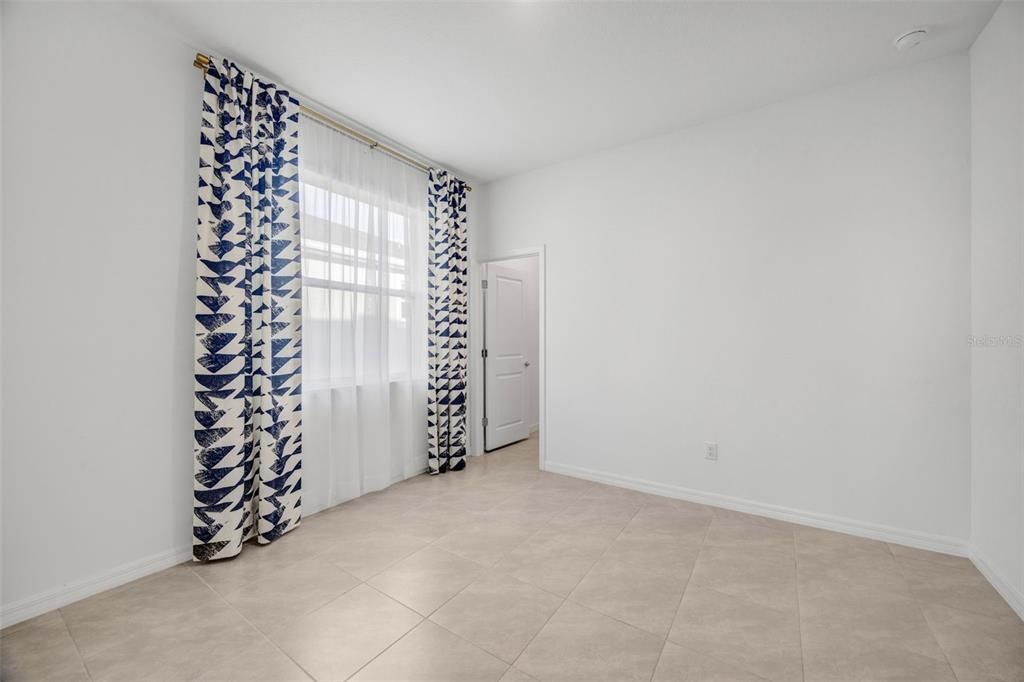 For Rent: $2,300 (3 beds, 2 baths, 1565 Square Feet)