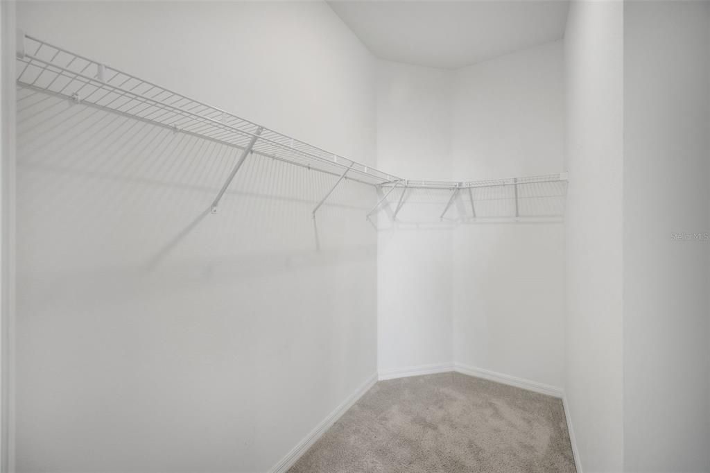 For Rent: $2,300 (3 beds, 2 baths, 1565 Square Feet)