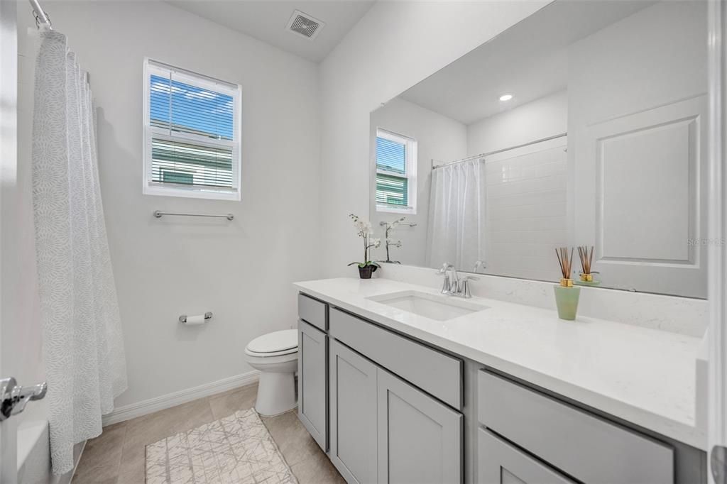 For Rent: $2,300 (3 beds, 2 baths, 1565 Square Feet)