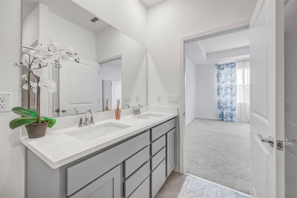 For Rent: $2,300 (3 beds, 2 baths, 1565 Square Feet)