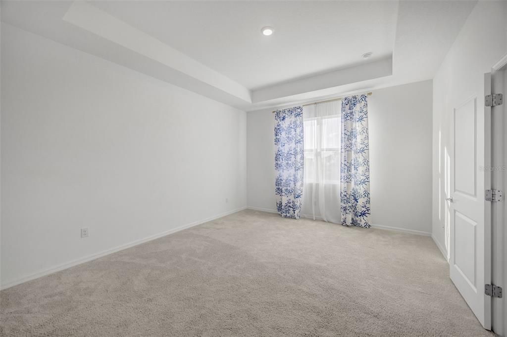 For Rent: $2,300 (3 beds, 2 baths, 1565 Square Feet)