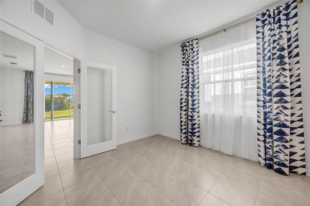 For Rent: $2,300 (3 beds, 2 baths, 1565 Square Feet)