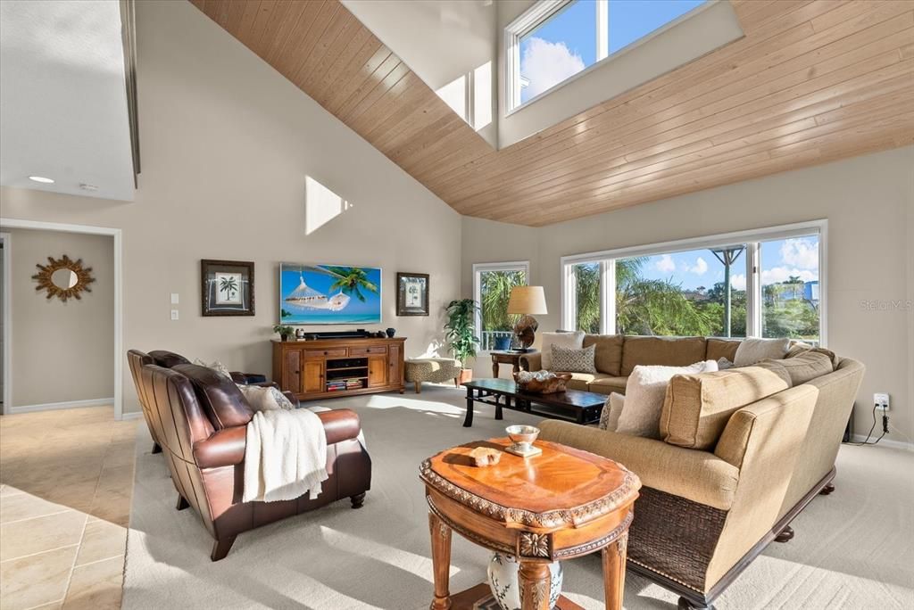 For Sale: $3,200,000 (5 beds, 5 baths, 4261 Square Feet)