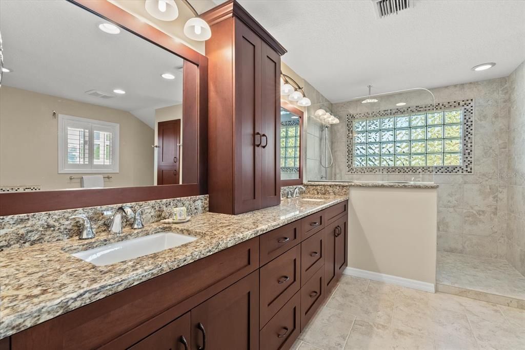 For Sale: $3,200,000 (5 beds, 5 baths, 4261 Square Feet)