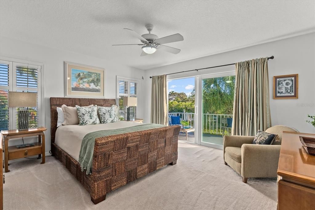 For Sale: $3,200,000 (5 beds, 5 baths, 4261 Square Feet)