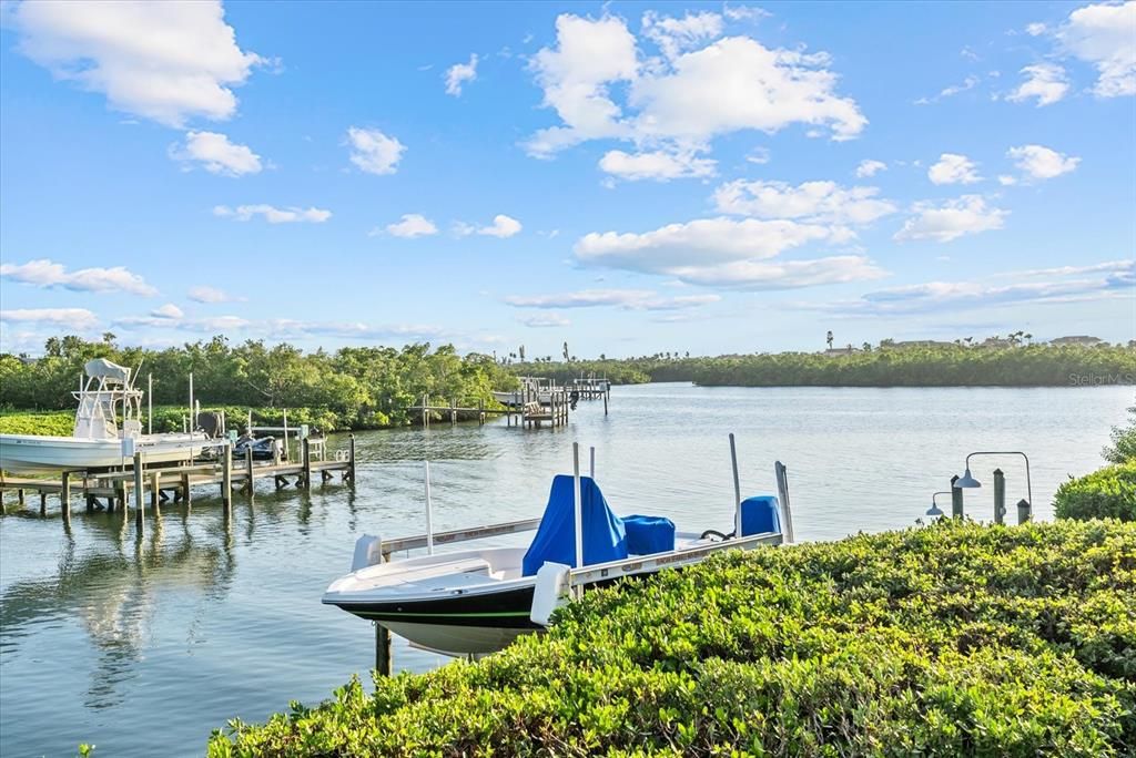 For Sale: $3,200,000 (5 beds, 5 baths, 4261 Square Feet)