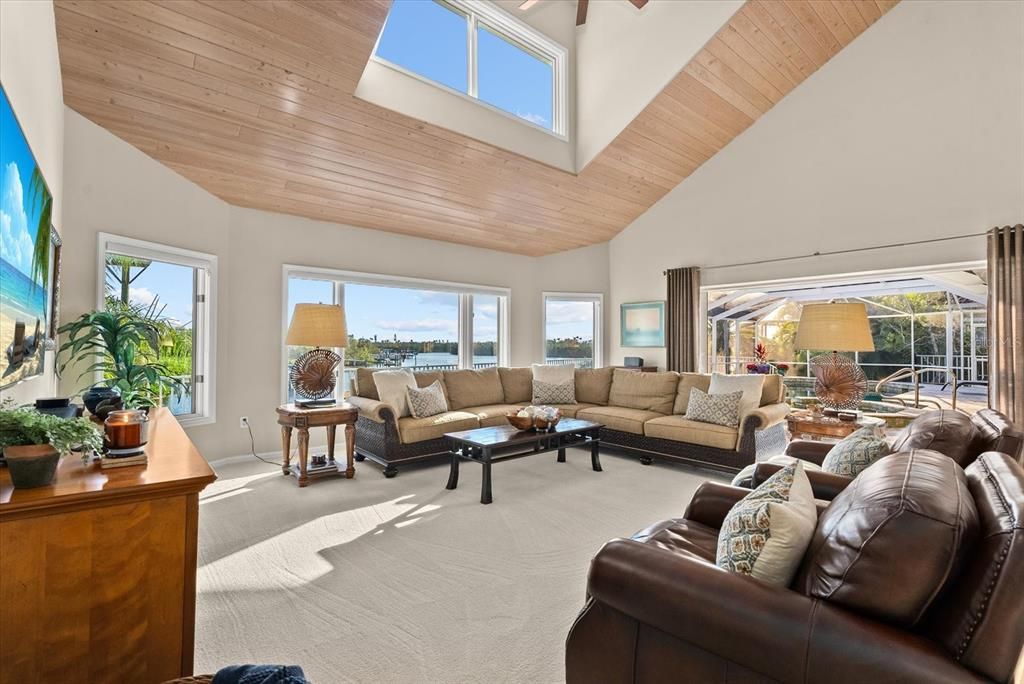 For Sale: $3,200,000 (5 beds, 5 baths, 4261 Square Feet)