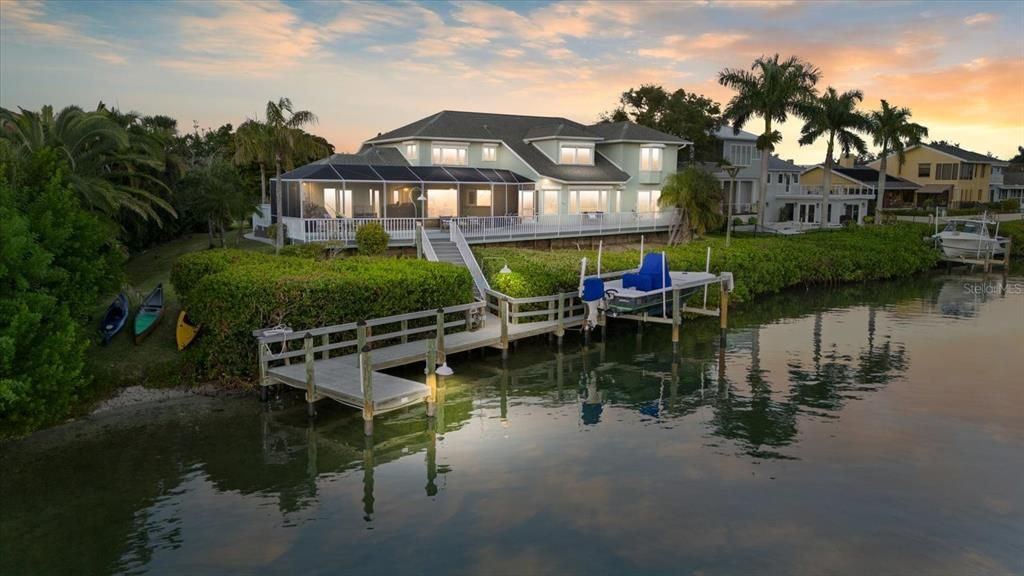 For Sale: $3,200,000 (5 beds, 5 baths, 4261 Square Feet)