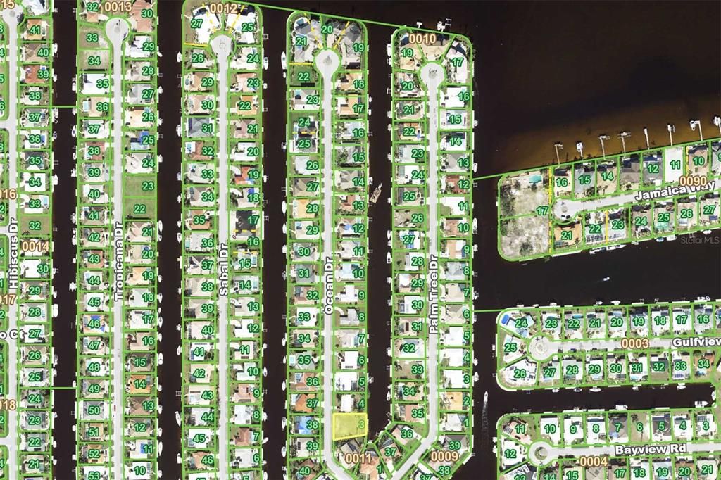 待售: $435,000 (0.23 acres)