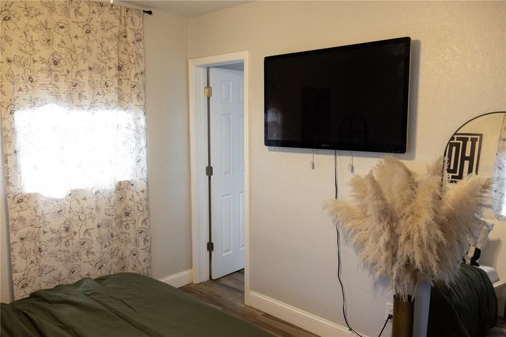 For Sale: $609,000 (3 beds, 3 baths, 1660 Square Feet)