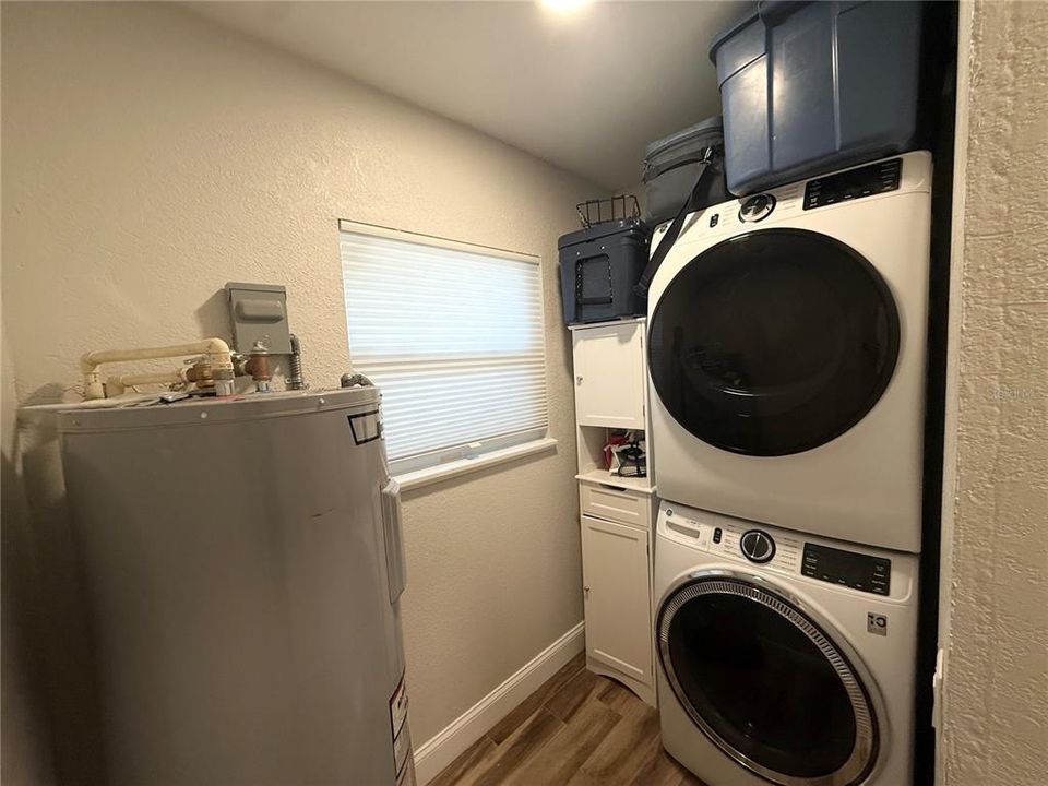 For Sale: $609,000 (3 beds, 3 baths, 1660 Square Feet)