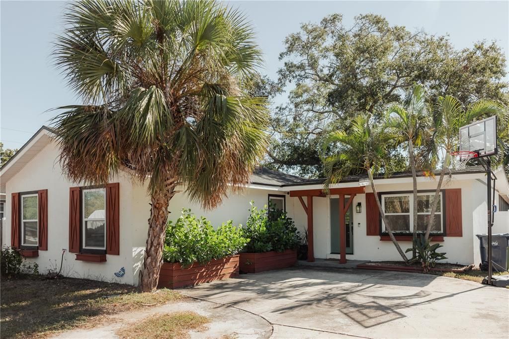 For Sale: $609,000 (3 beds, 3 baths, 1660 Square Feet)